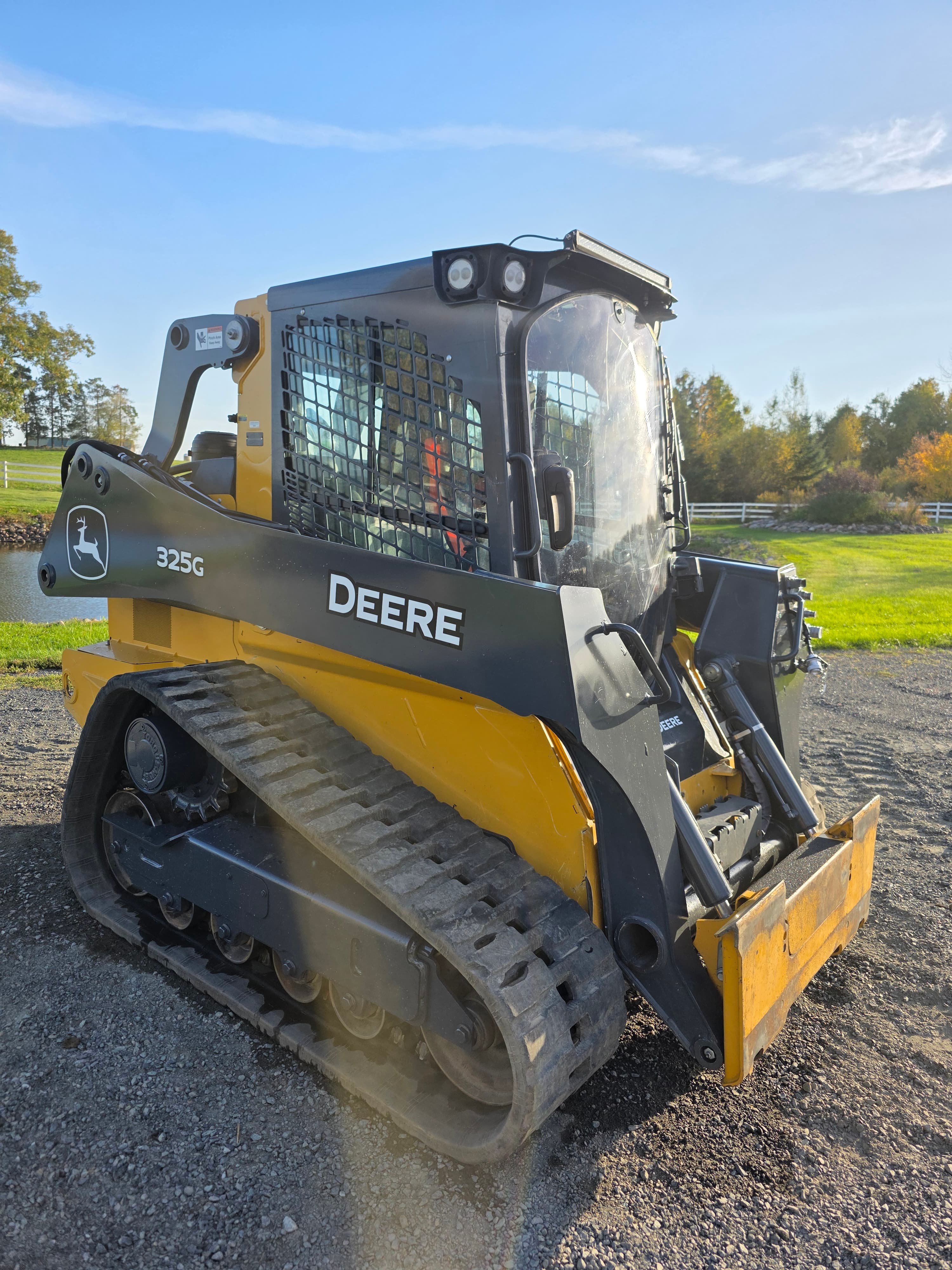 2021 John Deere 325G